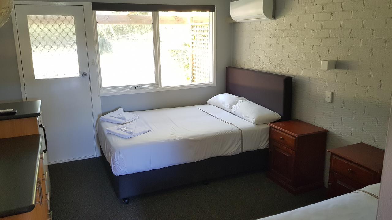 Bateau Bay Hotel Экстерьер фото